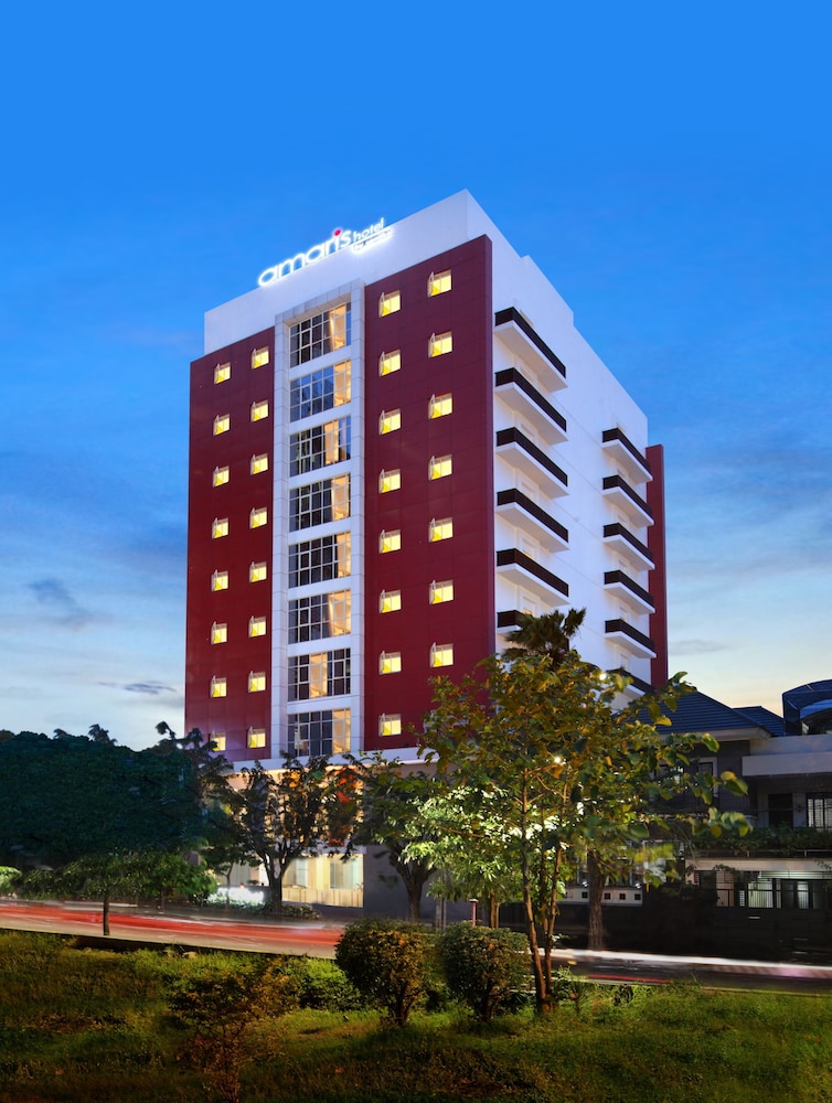 Amaris Hotel Margorejo Surabaya 3/32