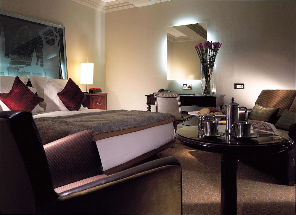 The Waldorf Hilton, London 59/91