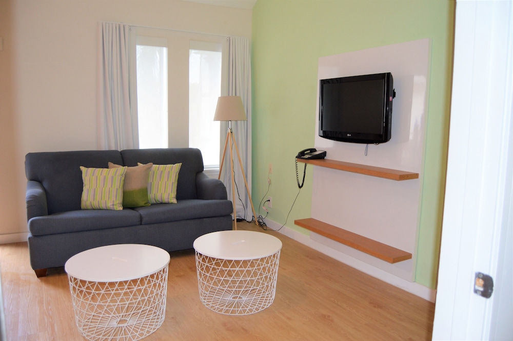 DORAL INN & SUITES MIAMI AIRPORT WEST 20/43