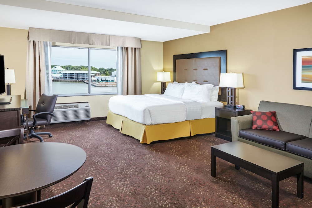 Holiday Inn Express Suites Sandusky 15/42