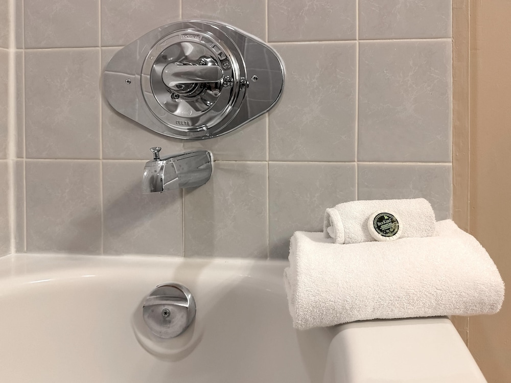Campus Tower Suite Hotel 26/67
