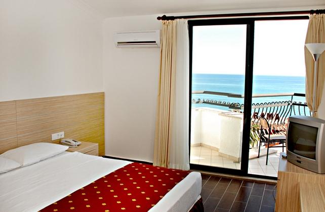 Otel Boulevard 4/13