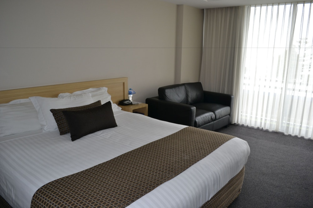 Courtyard, Deluxe, Queen Bed