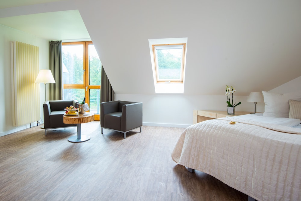 COMFORT, DOUBLE BED