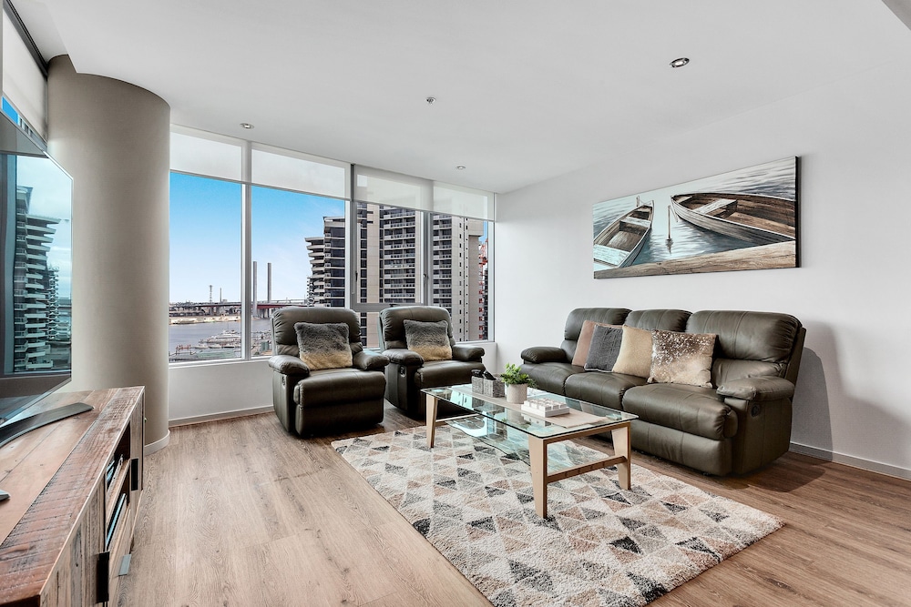 Docklands Private Collection of Apartments - Digital Harbour 34/50