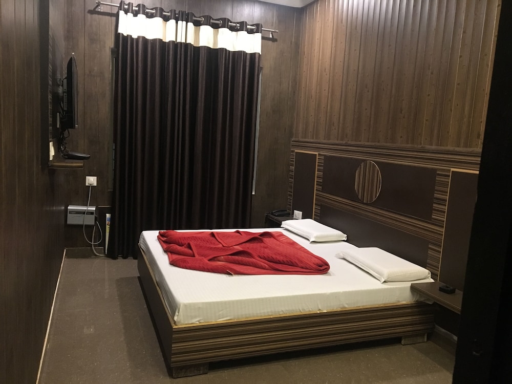 Hotel Pardesi 20/45