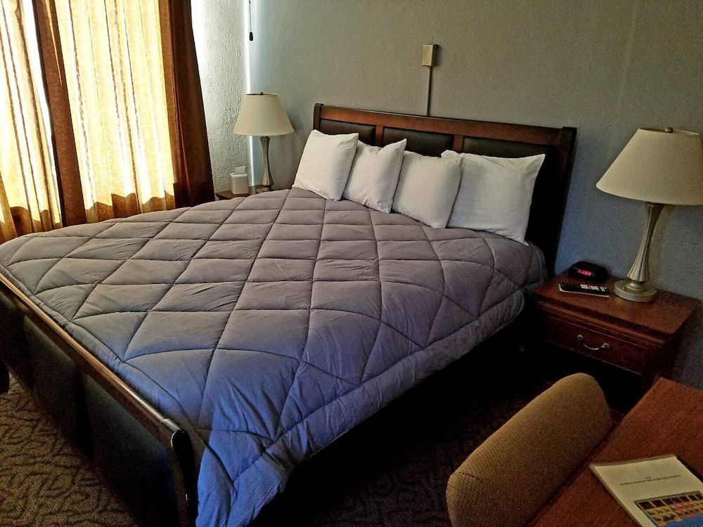 Monte Villa Inn 7/36