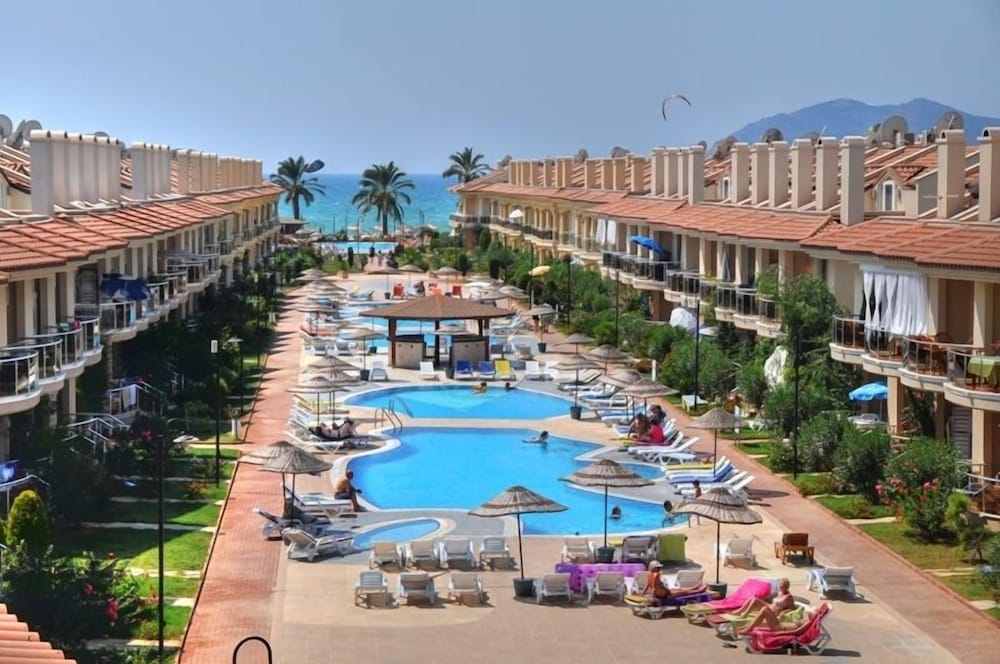 Sunset Beach Club 44/50