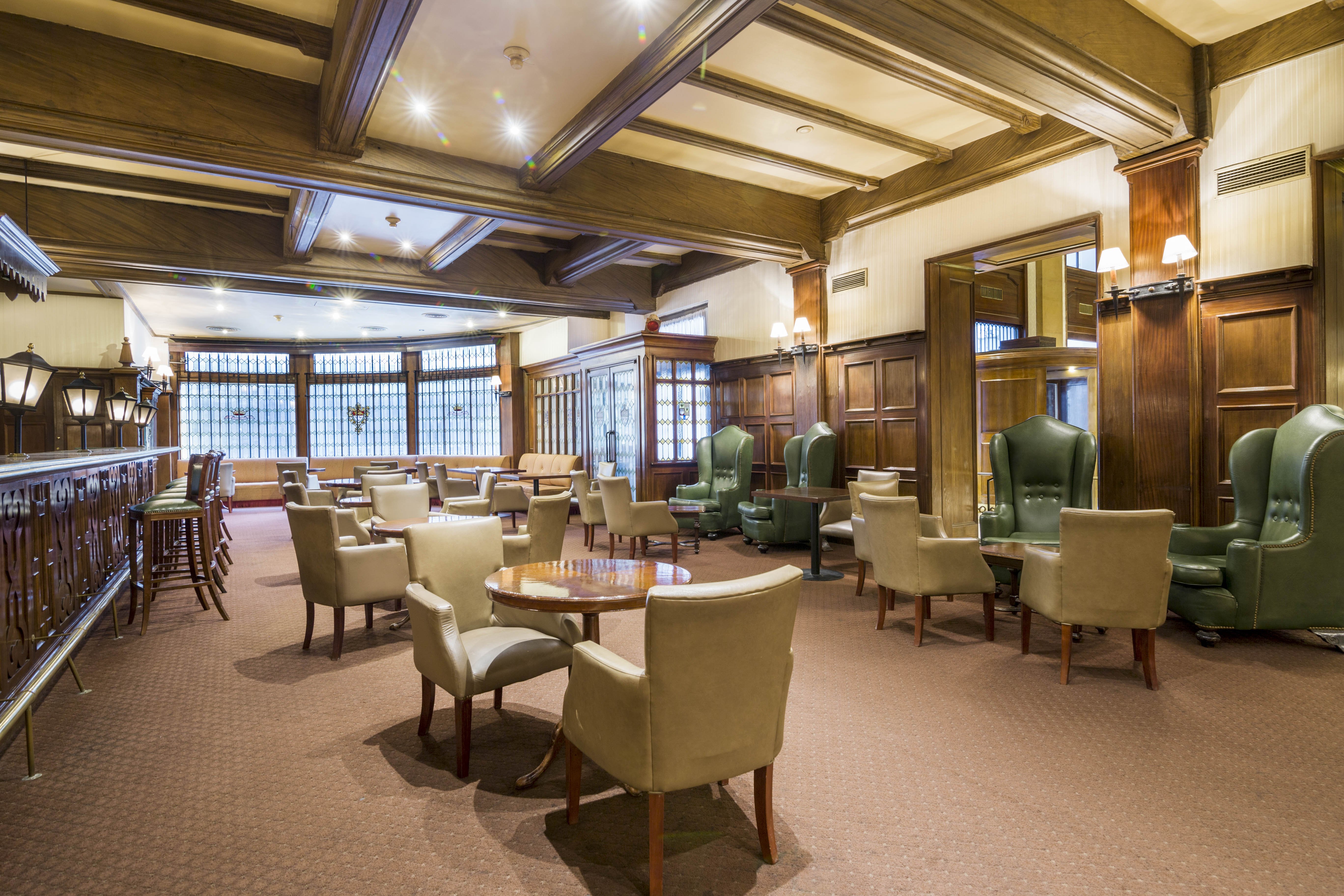 Claridge Hotel 68/74