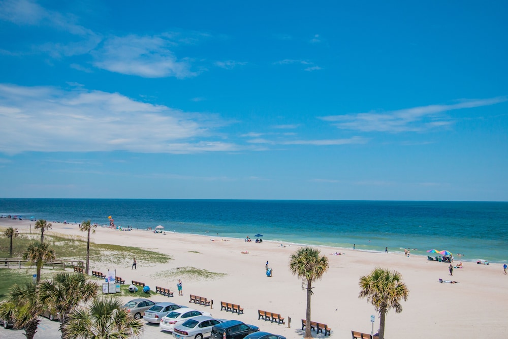 Seaside Amelia Inn 58/64