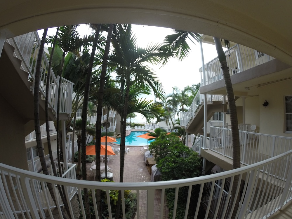 Silver Seas Beach Resort 56/67