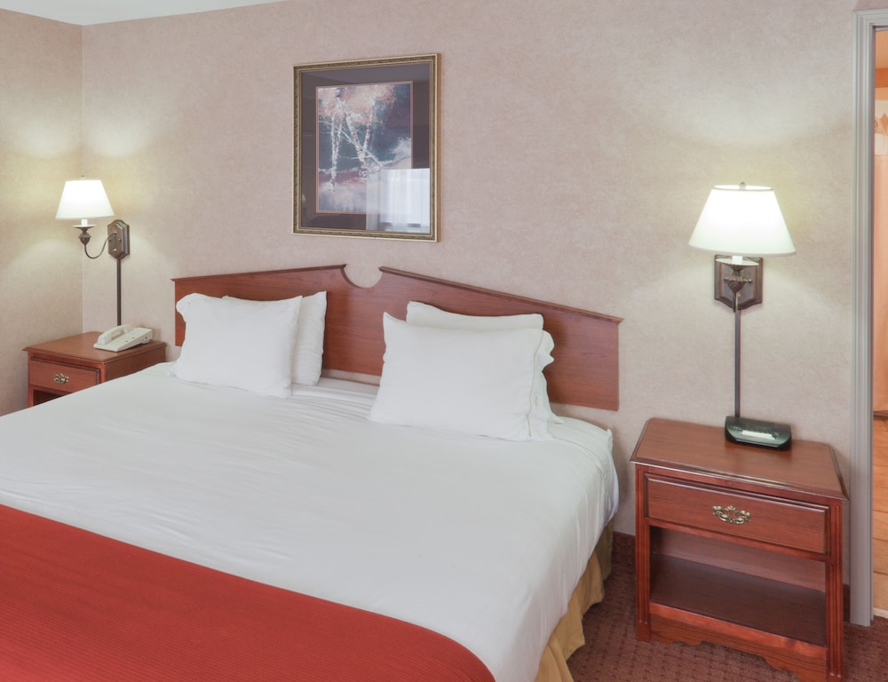 Holiday Inn Express And Suites Deadwood Gold Dust Casino 26/78
