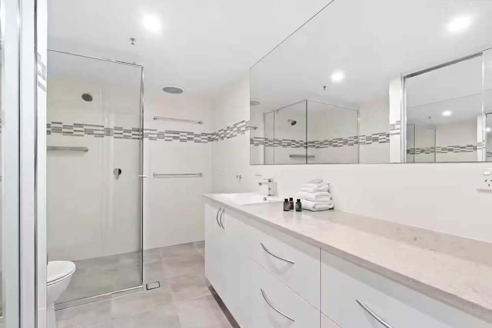 Talisman Apartments 73/75