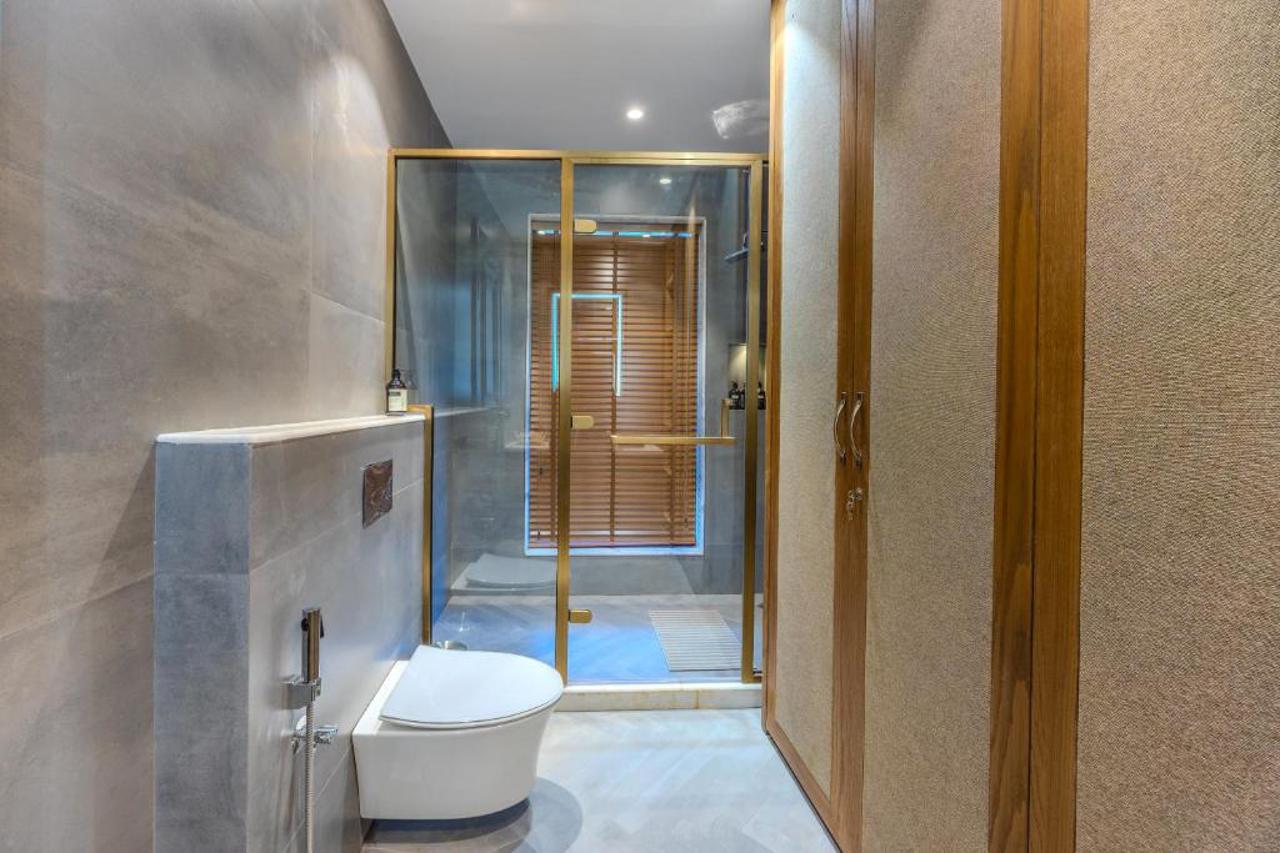 ELIVAAS Valley View 5-BHK Villa With Private Pool 16/17