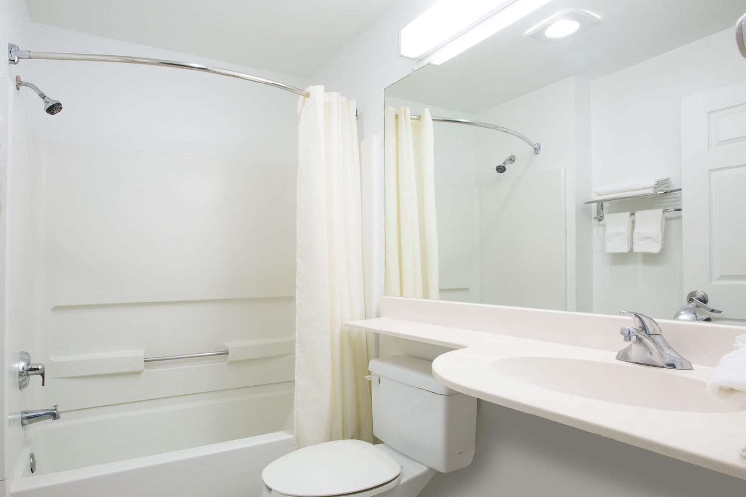 Microtel Inn & Suites By Wyndham Garland/Dallas 14/14