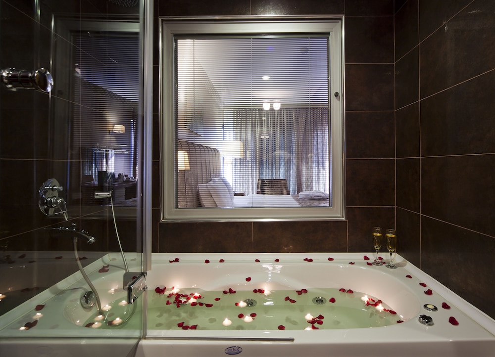VOLLEY HOTEL ISTANBUL 34/73