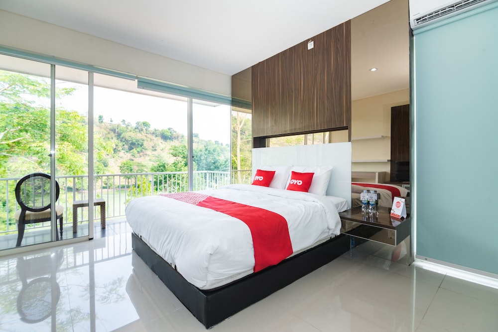 OYO 2001 Taman Dayu Villa Golf View 15/32