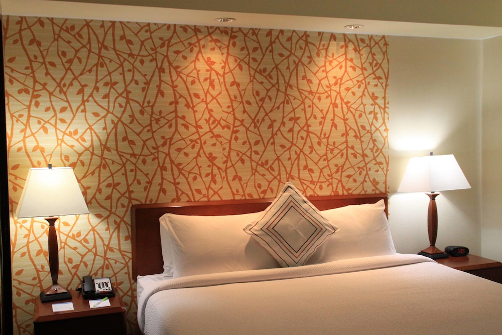 Fairfield Inn Suites Denton 6/21