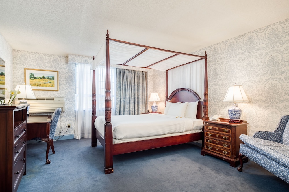 The Farmington Inn &amp; Suites 9/54