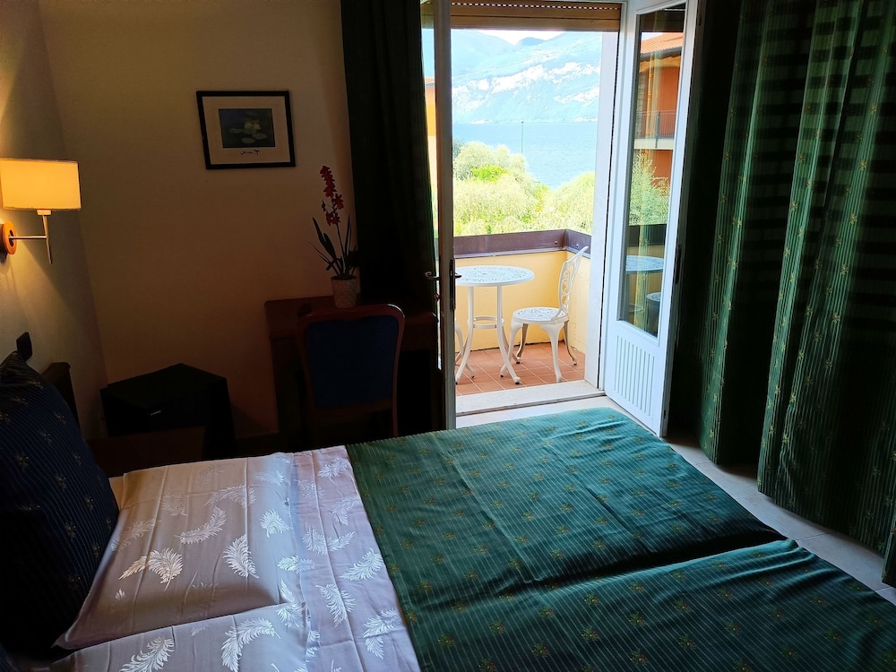 غرفة كومفورت بسرير كوين، Villa Isabella Hotel & Residence 5/5