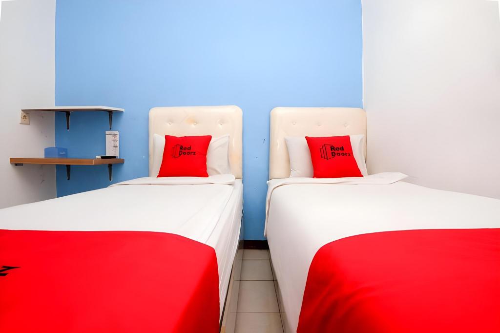 Reddoorz Near Kota Lama Semarang 21/41