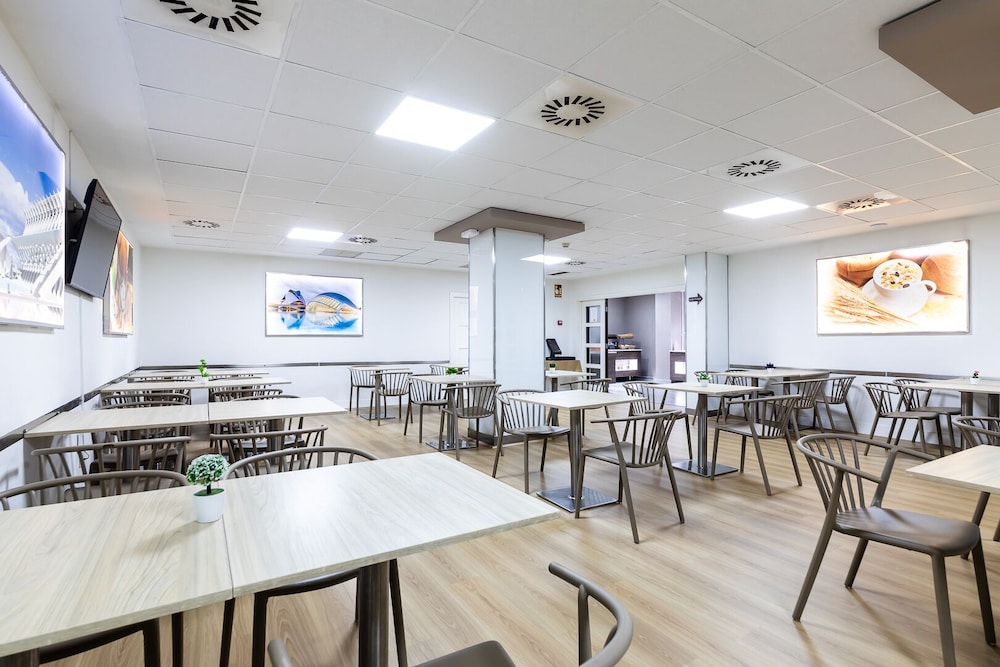 restaurant cafeteria