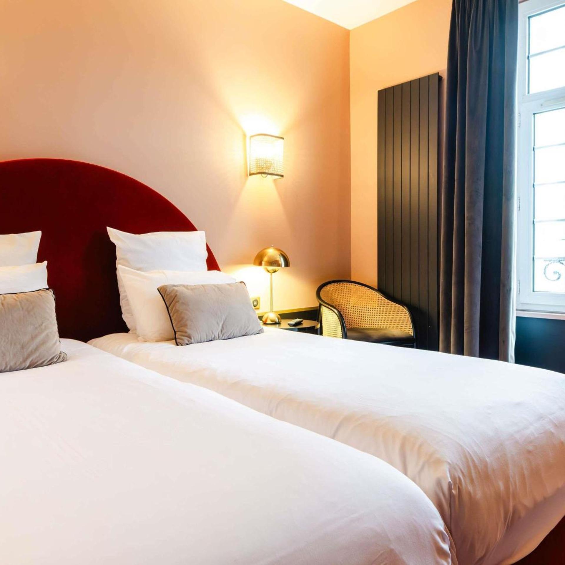 غرفة قياسية بسريرين منفصلين بإطلالة على المدينة، Hotel Mercure Roscoff Bord de Mer 3/9