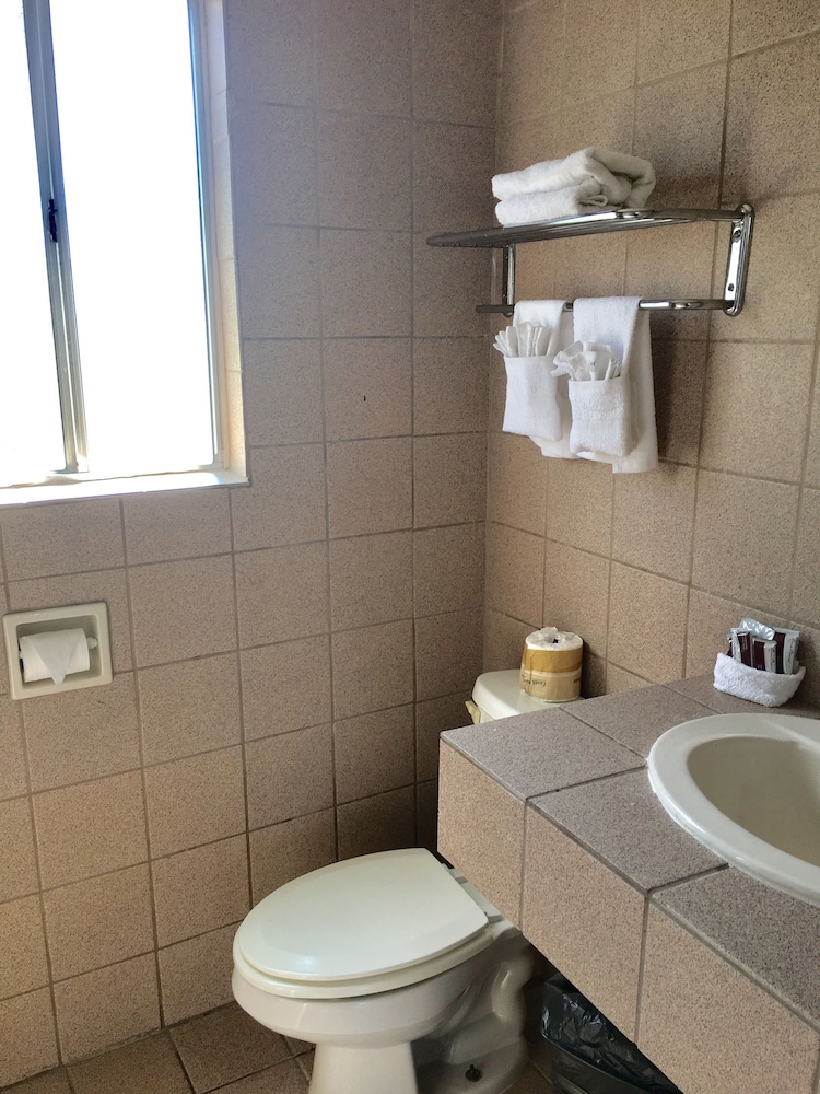 Motel6 Richmond, CA – Civic Center 14/24