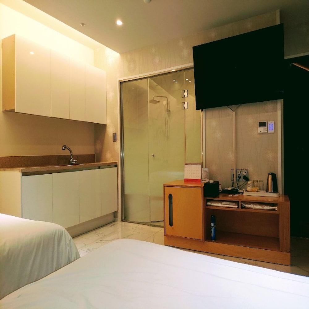 Gukje Business Hotel 9/31
