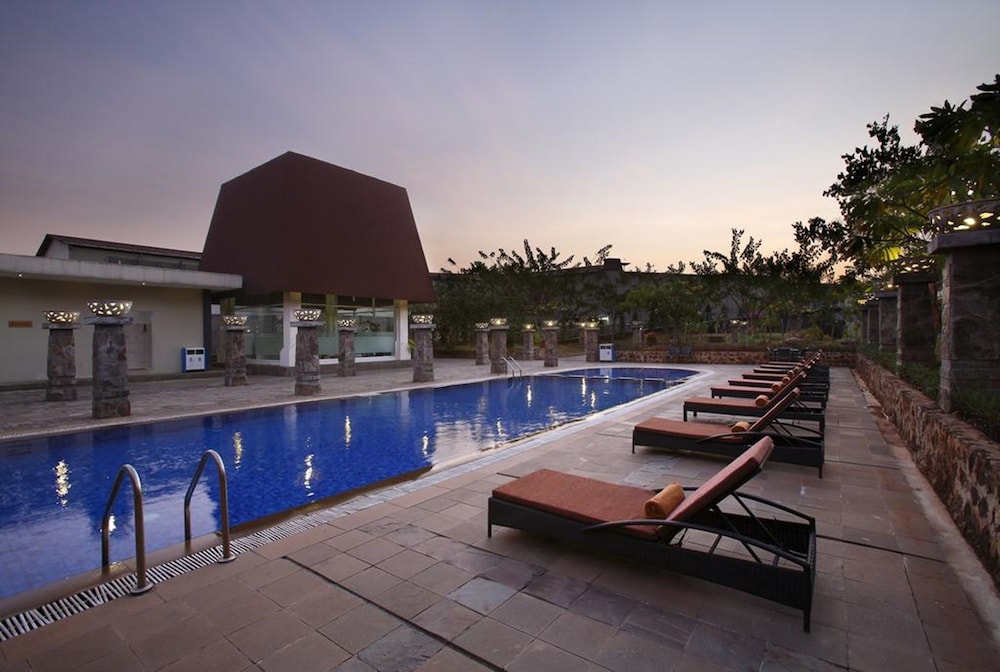 Oakwood Hotel and Apartments Taman Mini Jakarta 52/57