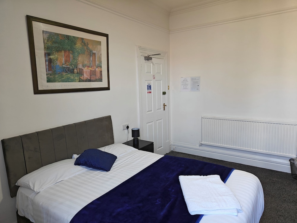 Campbell S Guest House 17/50