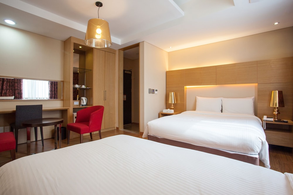 DELUXE, TWIN BEDS
