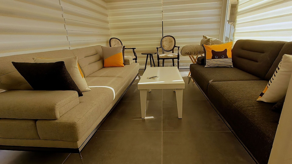 Un Amor The Hotel 30/50
