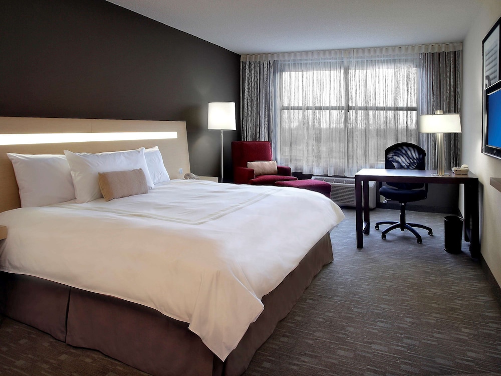 SUPERIOR, KING BED
