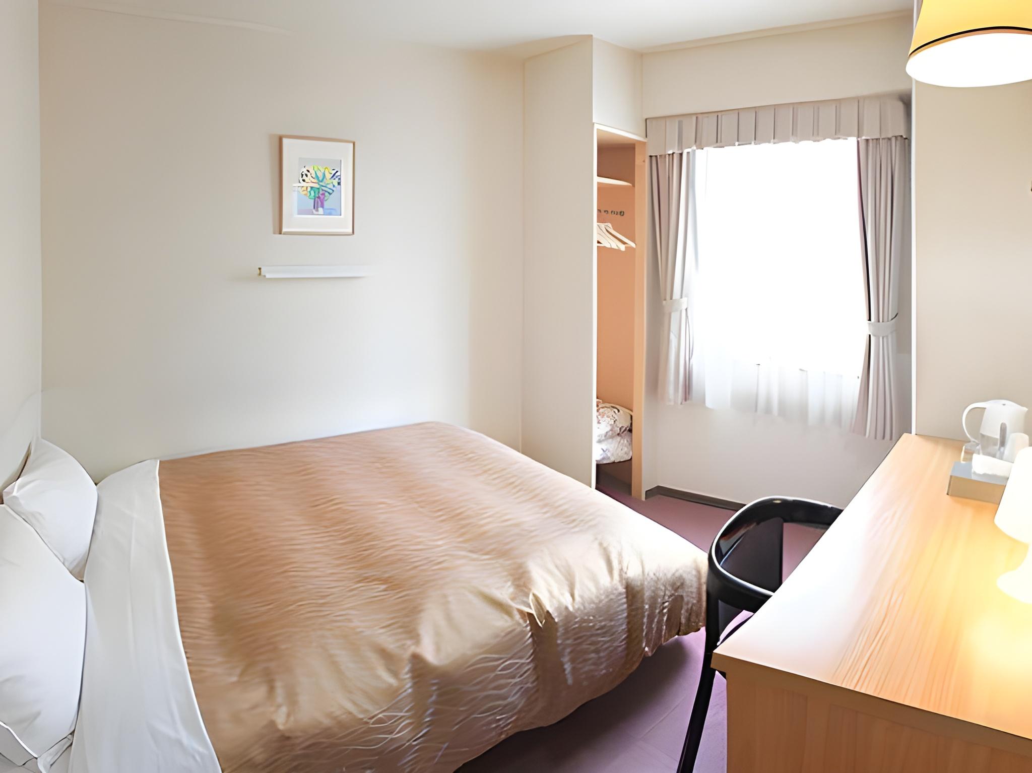 Semi Room, Semi Double Bed