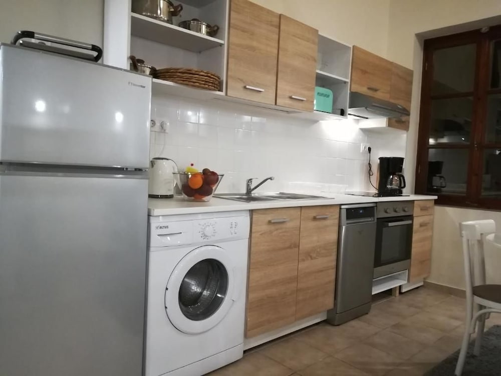 Central Apartments in Psiri 6/50