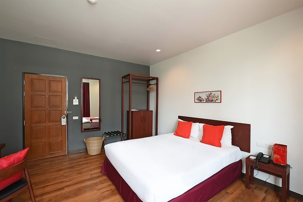 Ruamchitt Plaza Hotel 25/59