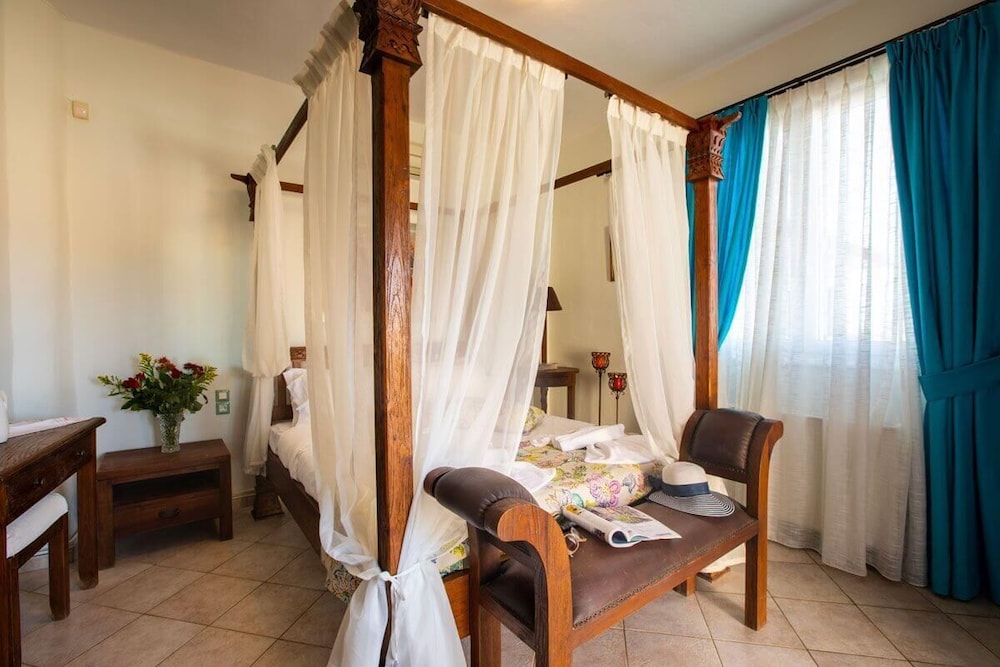Kastro Hotel 32/50