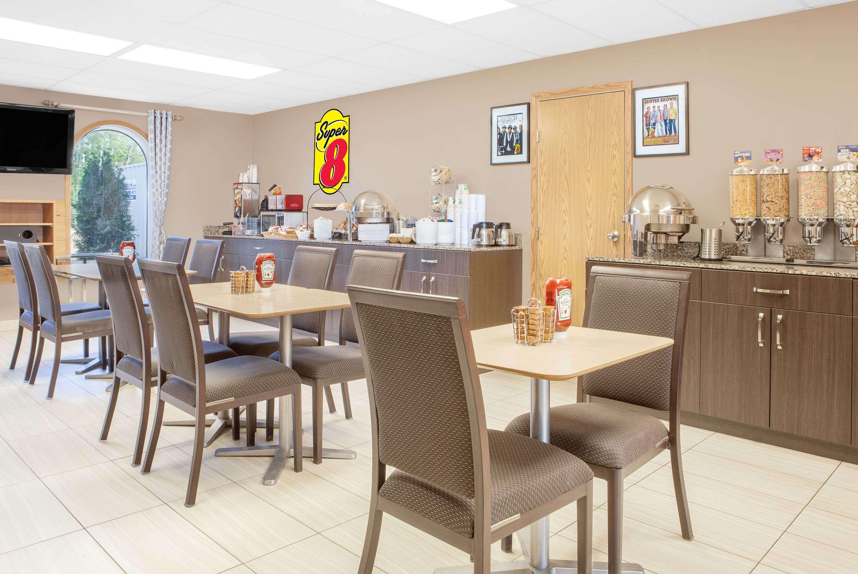Super 8 by Wyndham Athabasca AB 21/31