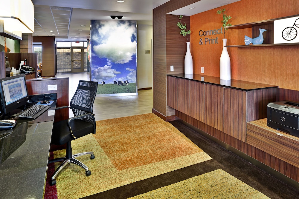 Fairfield Inn &amp; Suites Jeffersonville I-71 7/58
