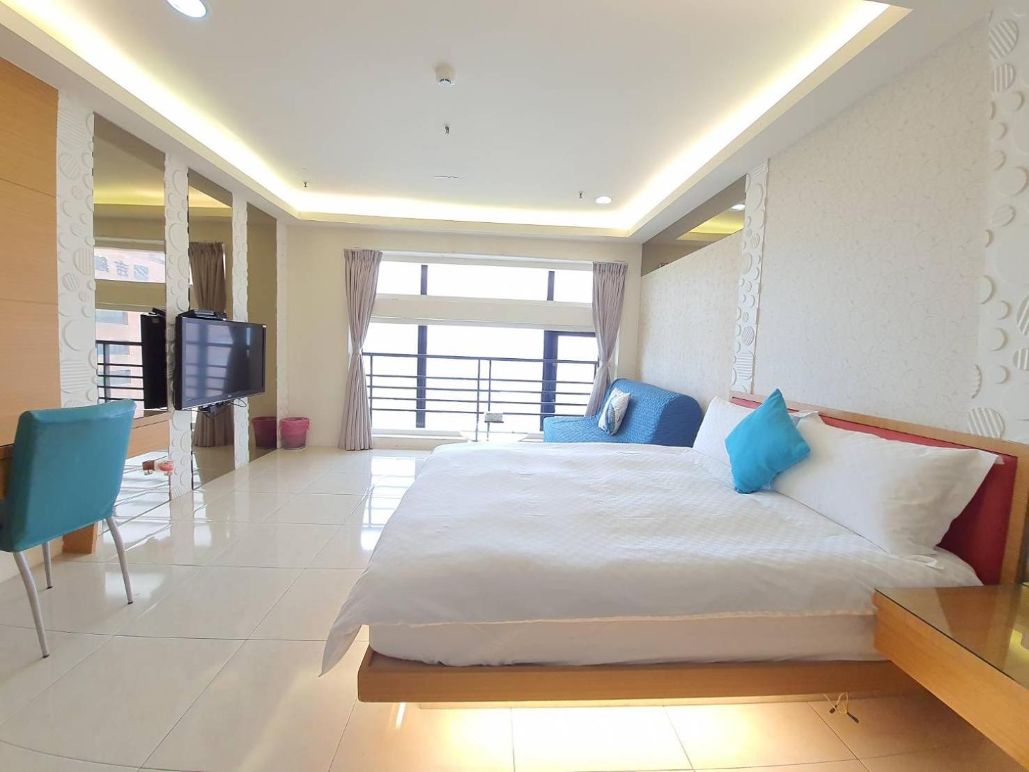 Deluxe, Double Bed
