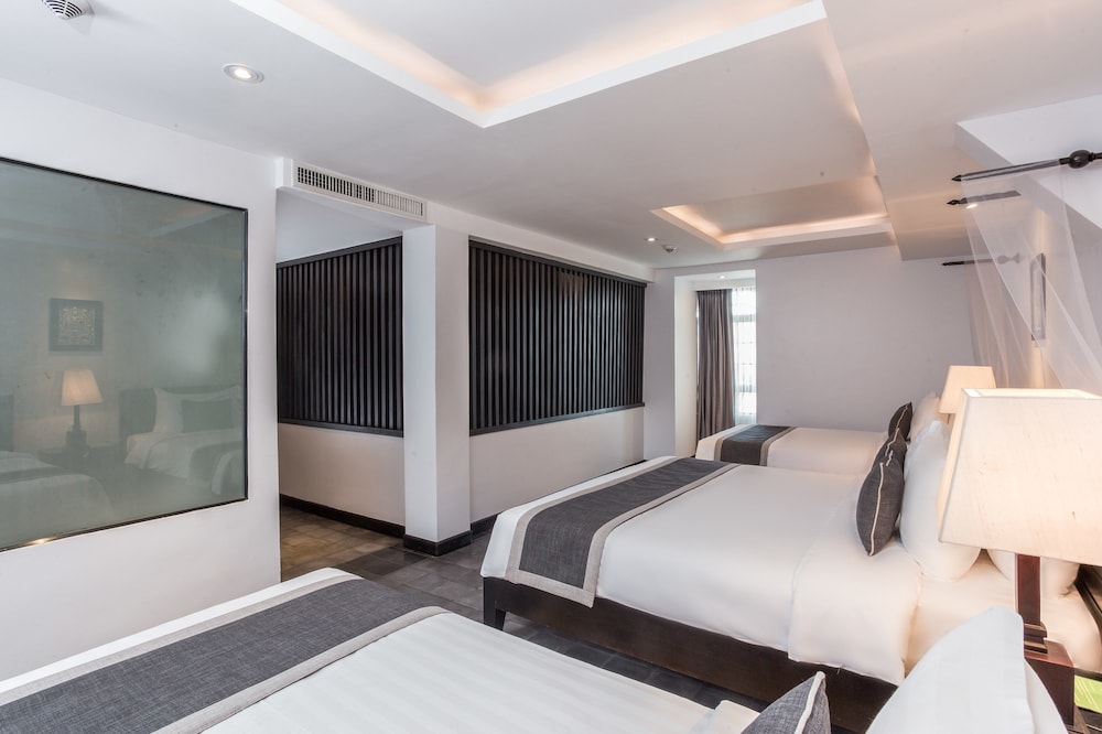 THE GRAND CYCLO BOUTIQUE SUITE SPA 16/34