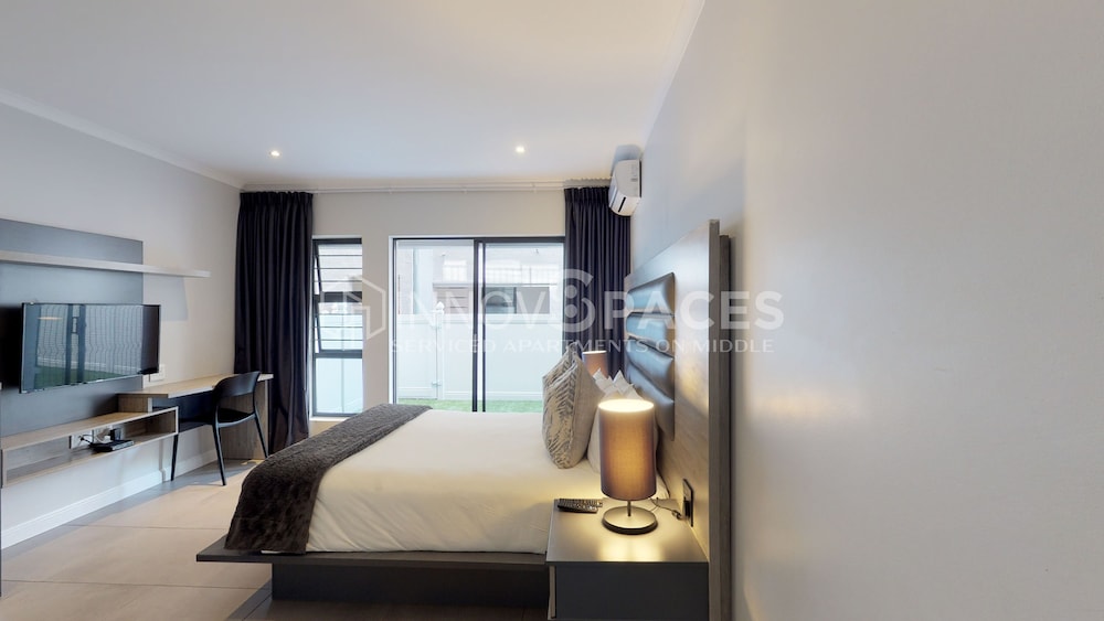 Room, Queen Bed