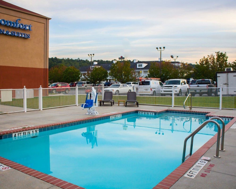 Comfort Inn & Suites Trussville I-59 Exit 141 3/45