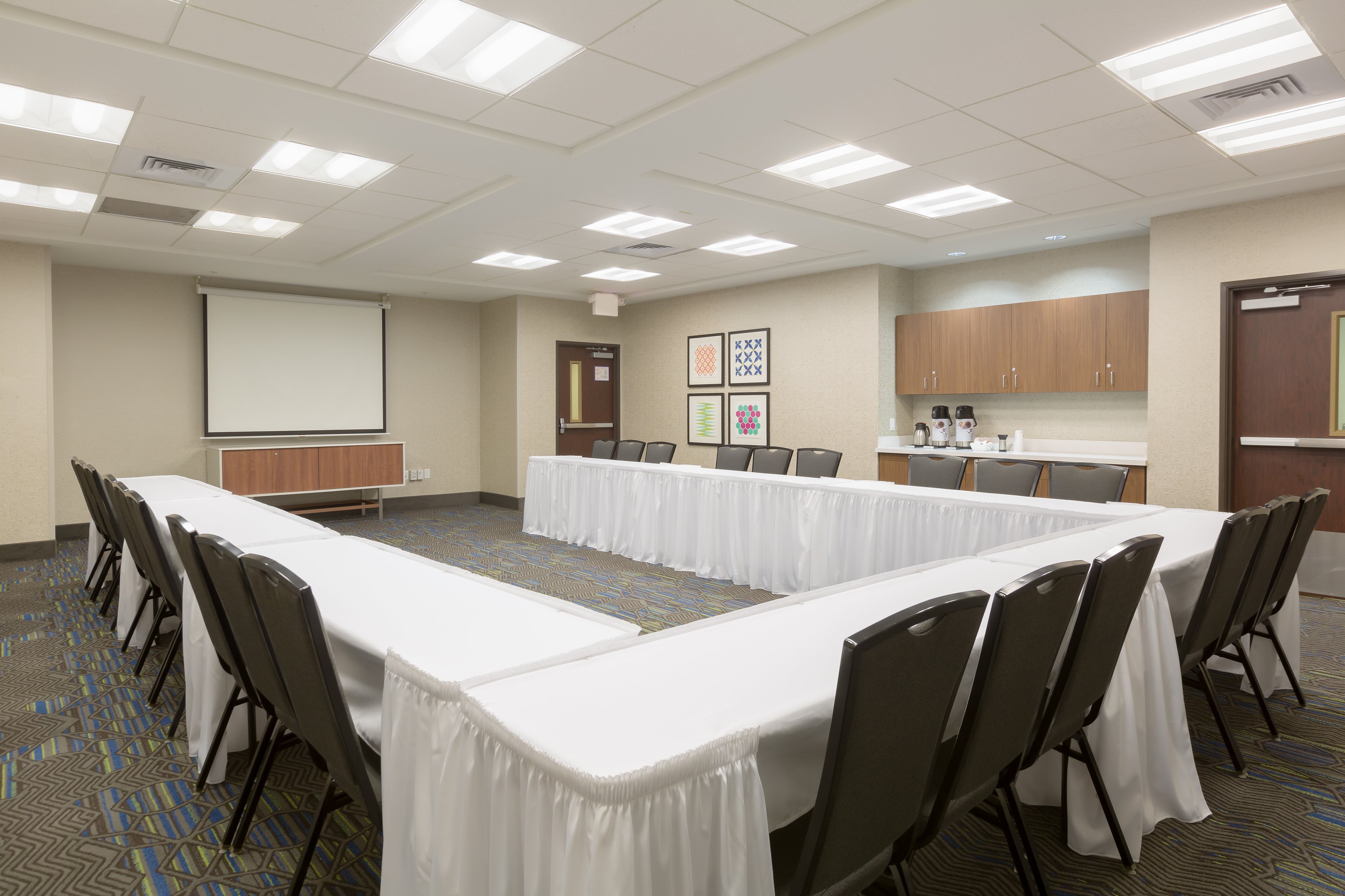 Holiday Inn Express Hotel And Suites Eugene Downtown University 62/70