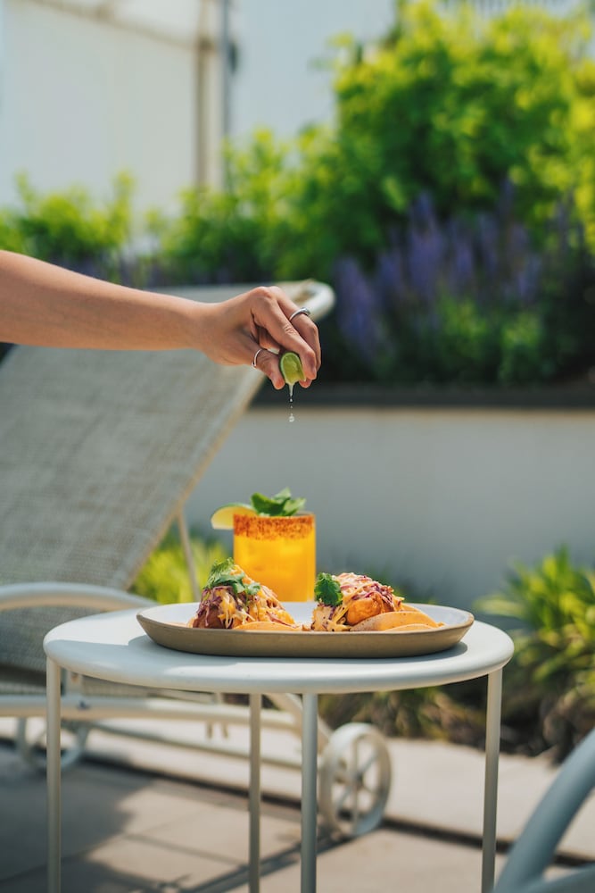 Canoe Place Inn & Cottages 38/50