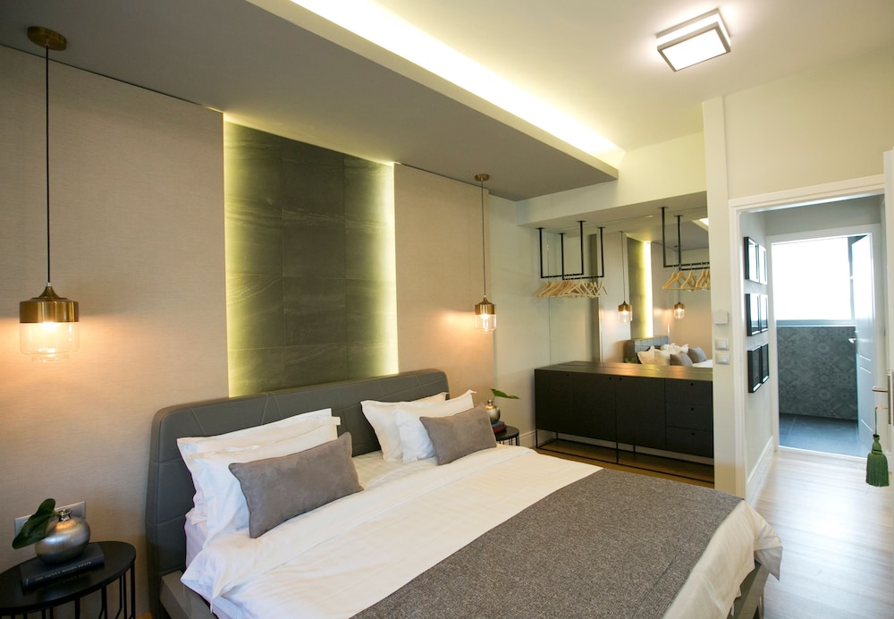 47 Luxury Suites 18/73