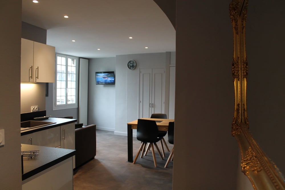 Hotel Du Dauphin Les Loges 34/50