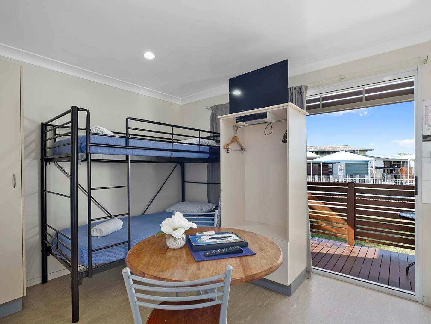 Queens Beach Tourist Village 22/50