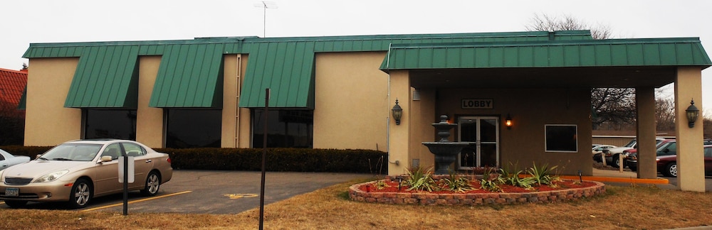 Americas Best Value Inn and Suites St Cloud 5/26